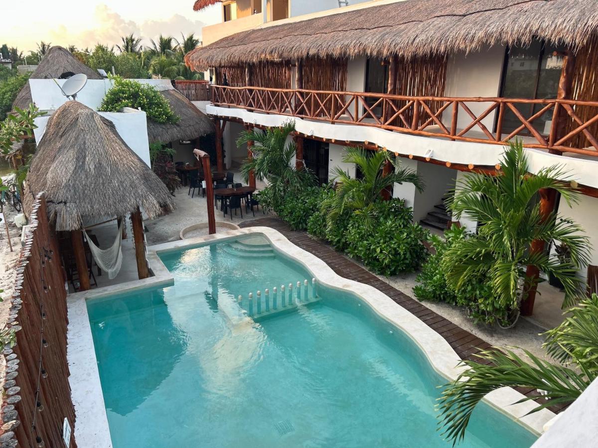 Mis Suenos Holbox Hotel Exterior photo